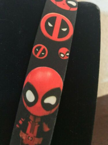 Marvel DEADPOOL COMIC LANYARD WITH MEDALLION